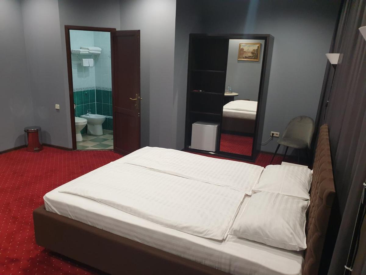 Lex Trend Hotel Irpiny Kültér fotó