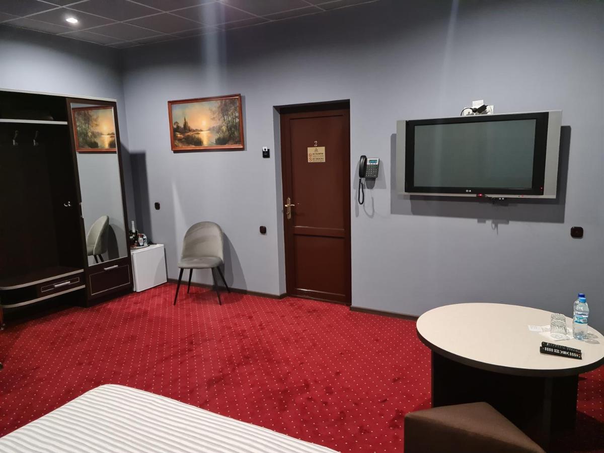 Lex Trend Hotel Irpiny Kültér fotó